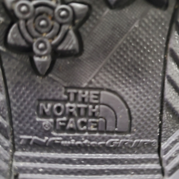 The North Face Shellista Black Faux Fur Girls Boots Heat Seaker 200gm insulation - Picture 5 of 6